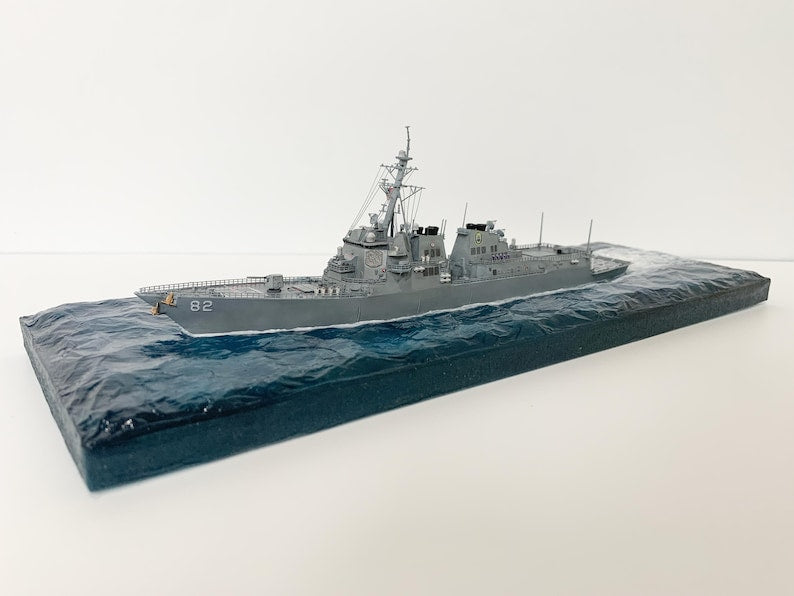 1/700 Arleigh Burke-Class Destroyer Model with Ocean Base | USS Lassen (DDG-82) | Multi-Purpose Guided Missile Destroyer